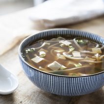 Zupa miso z algami kelp