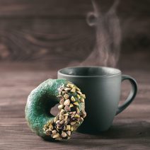 Fałszywe pączki czekoladowe ze spiruliną
