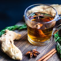 Rozgrzewająca herbata tulsi na chłodne dni