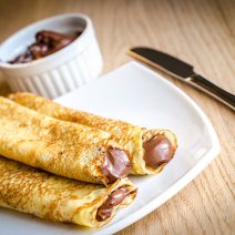 Bezglutenowe naleśniki z tapioki z domowym kremem czekoladowym