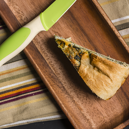Keto ciasto ze szpinakiem, ashwagandhą i łupinami babki lancetowatej